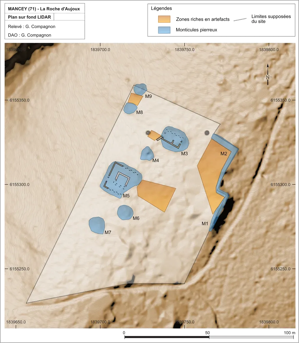 Plan général du site de la Roche d'Aujoux sur fond LiDAR : neuf monticules pierreux (M1 à M9) et zones riches en artefacts.